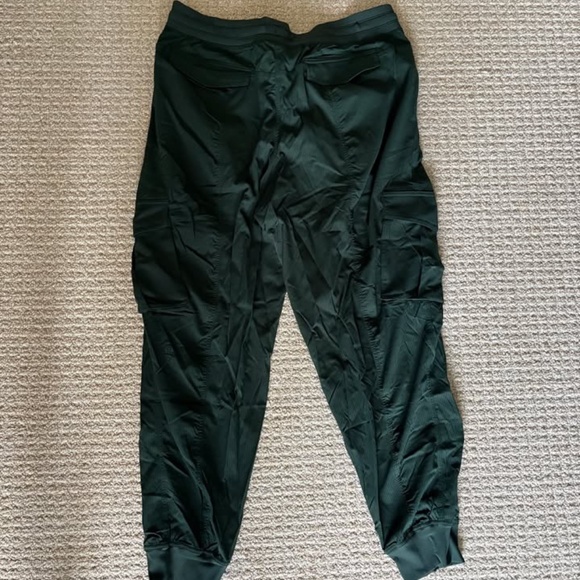 lululemon Dance Studio Relaxed-Fit Mid-Rise Cargo Jogger - Picture 4 of 5